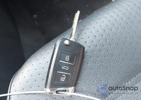 2012 Volkswagen Passat 2.5L Se z USA, uszkodzony, nr VIN 1VWBP7A31CC044952